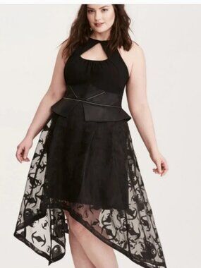 Torrid Star Wars Darth Vader Black Peplum Sharkbite Gown 16